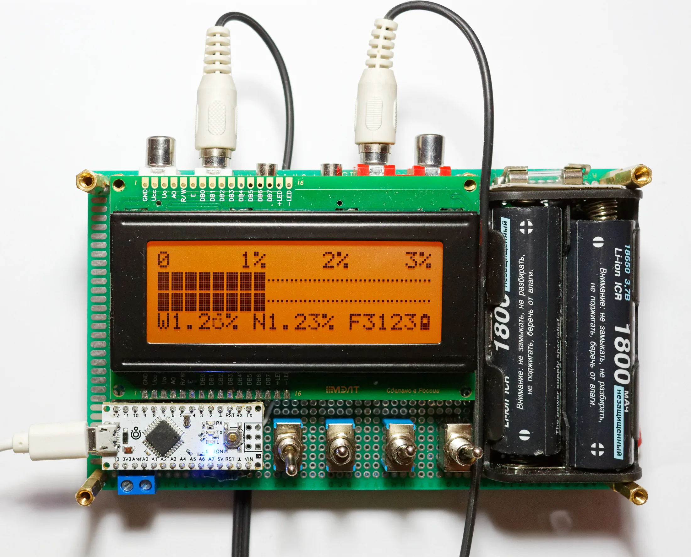 Arduino-based wow-and-flutter meter - as-built photo. Testing DSP procedures. The input is connected to an internal oscillator that modulates 3120 Hz carrier with a square 4Hz clock with +/- 1.25% modulation spread. Which is exactly what sh