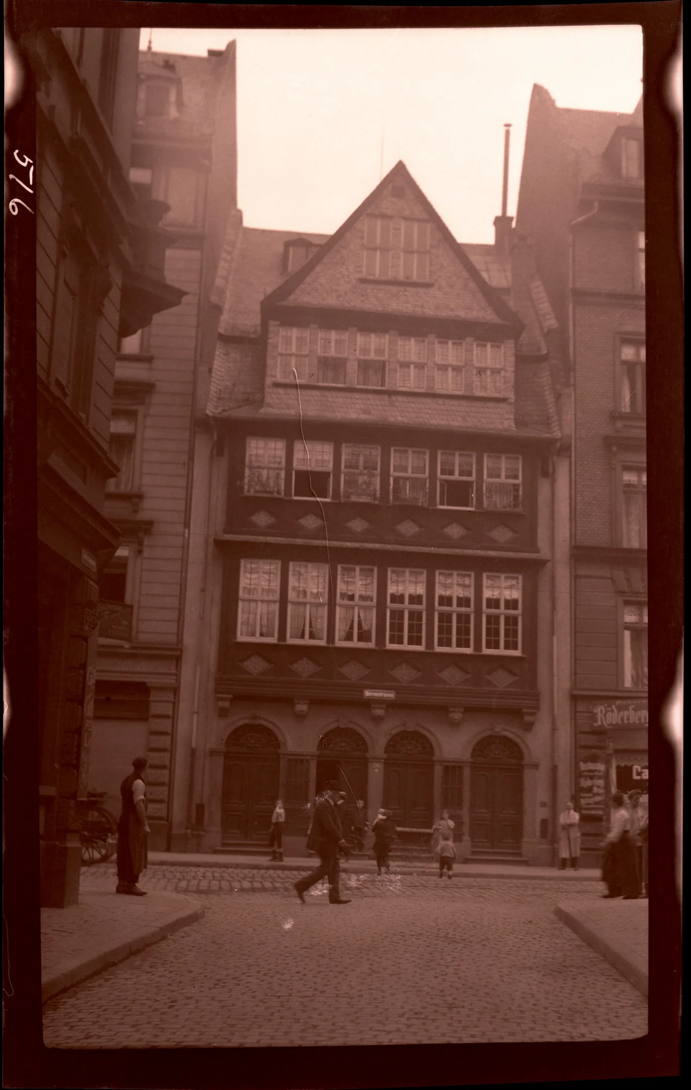 Home of the Rothschild family in Frankfurt. Located in Frankfurt's Jewish ghetto (Judengasse), the house was the birth place of Mayer Amschel Rothschild, founder of the Rothschild banking dynasty. It was destroyed during WWII. The Arrases v