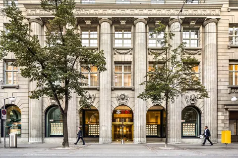 UBS Group AG — Multinational investment bank headquartered in Switzerland